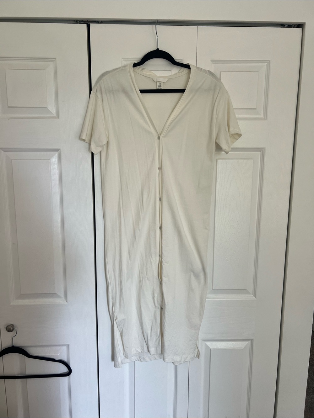 H&M Cream V-Neck Short-Sleeve Top